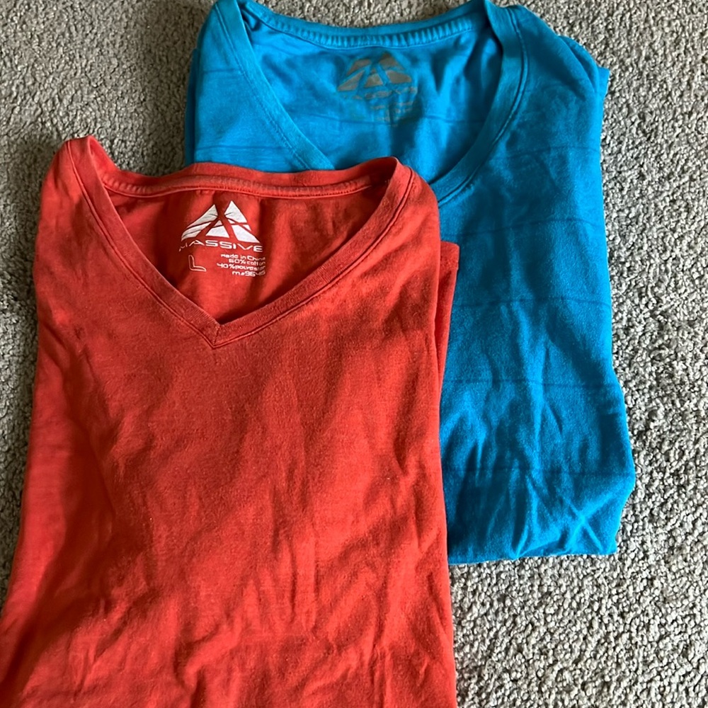 2 Men’s V Neck T-Shirts Orange and Blue Striped Large